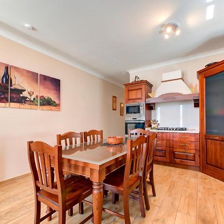 Modern Seaside 2 Bedroom Penthouse With Sea Views St. Paul's Bay Esterno foto