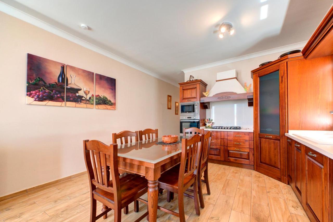 Modern Seaside 2 Bedroom Penthouse With Sea Views St. Paul's Bay Esterno foto