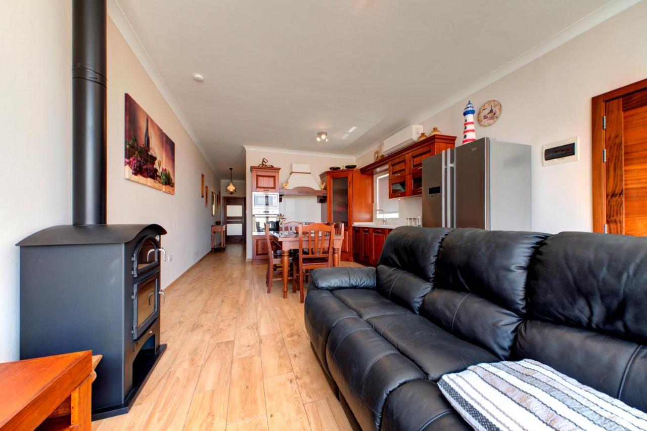 Modern Seaside 2 Bedroom Penthouse With Sea Views St. Paul's Bay Esterno foto