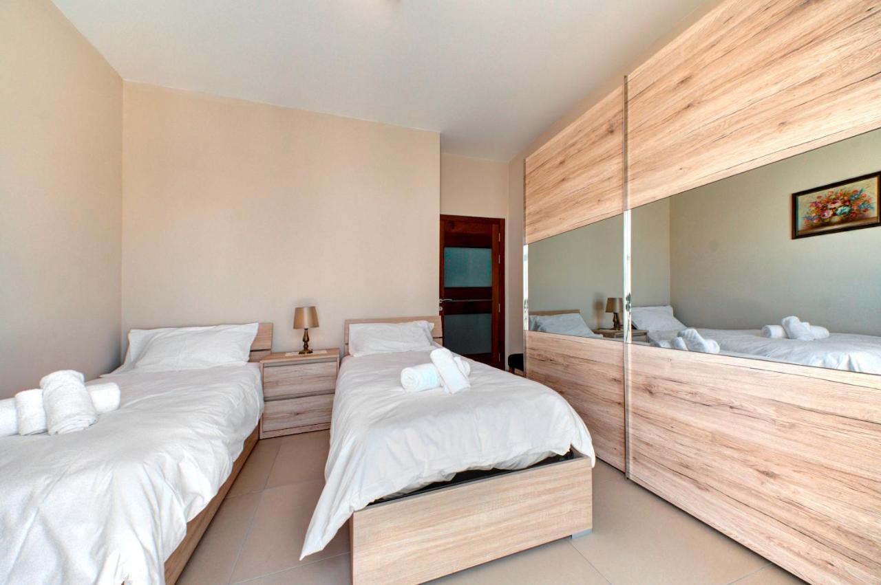 Modern Seaside 2 Bedroom Penthouse With Sea Views St. Paul's Bay Esterno foto