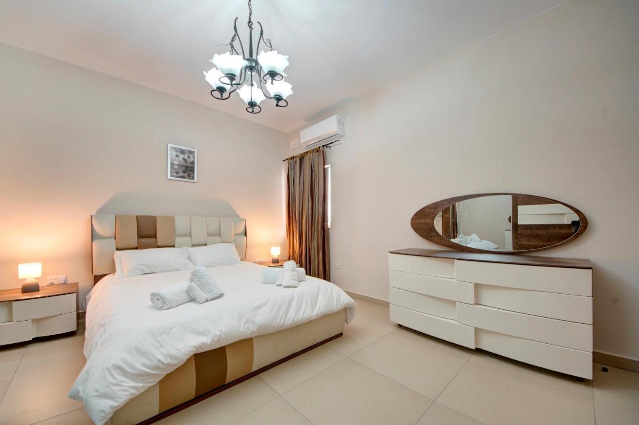 Modern Seaside 2 Bedroom Penthouse With Sea Views St. Paul's Bay Esterno foto
