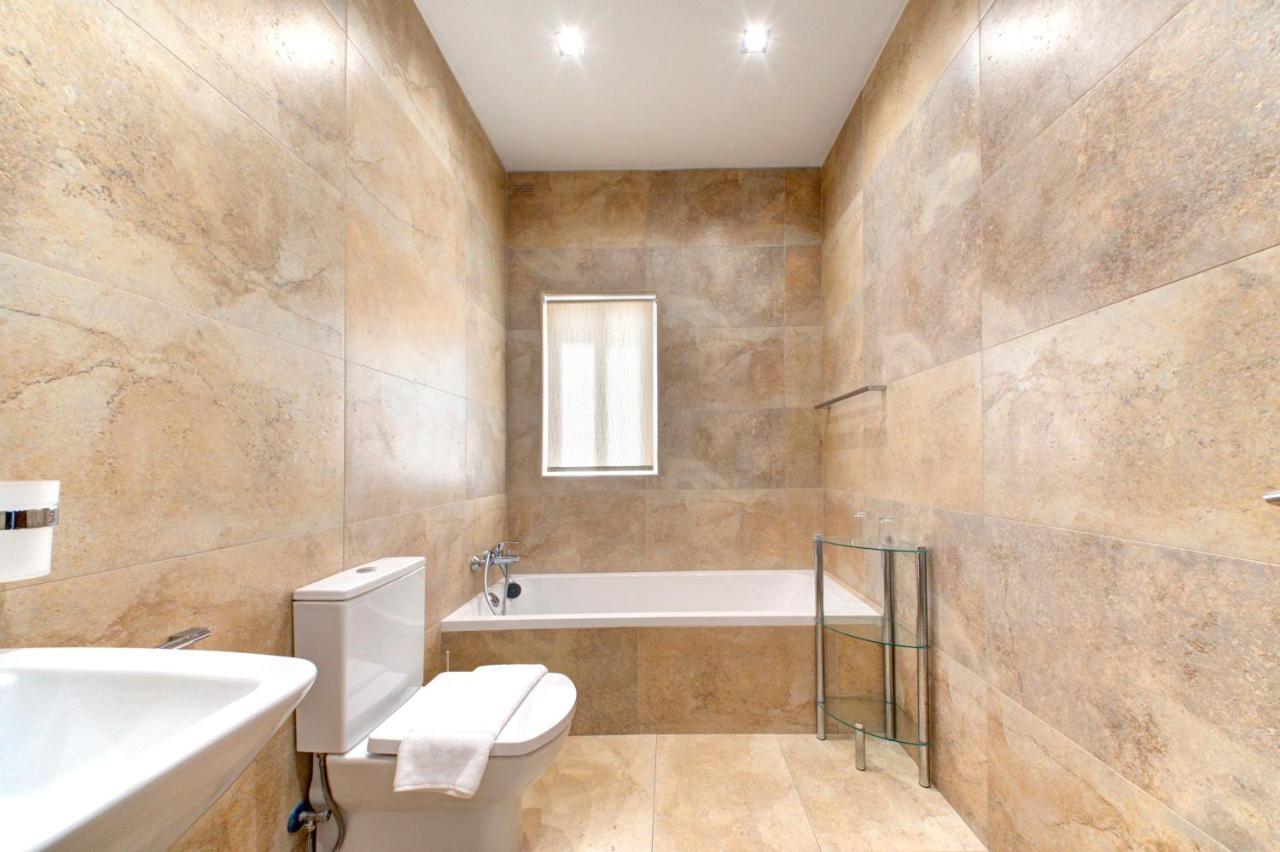 Modern Seaside 2 Bedroom Penthouse With Sea Views St. Paul's Bay Esterno foto